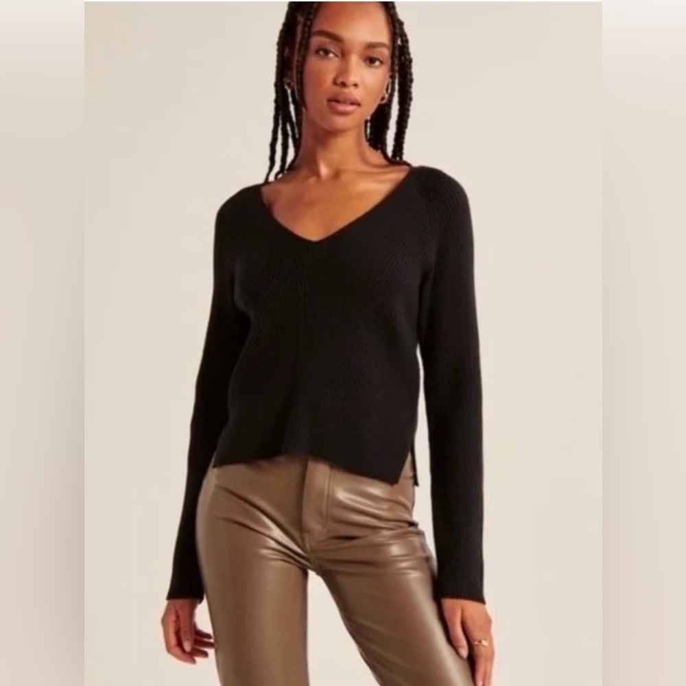 A&F White V-Neck Ribbed Sweater